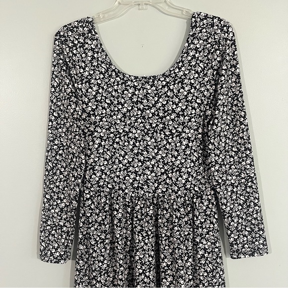 Old Navy size small Black ditzy floral dress - Picture 10 of 11